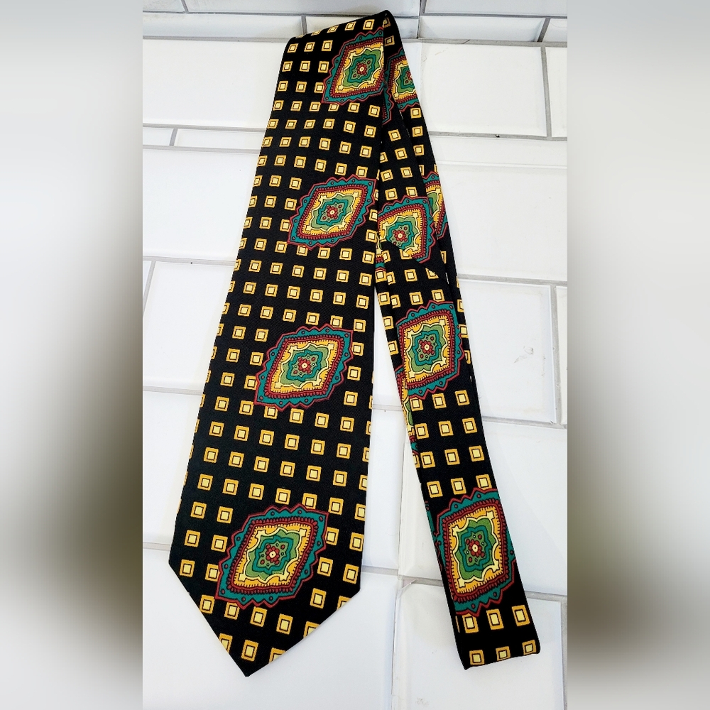 Renoir Handmade Mens Black Gold Silk Necktie Geo Check Print  55inl  3.5inwCon